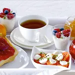 & Отель