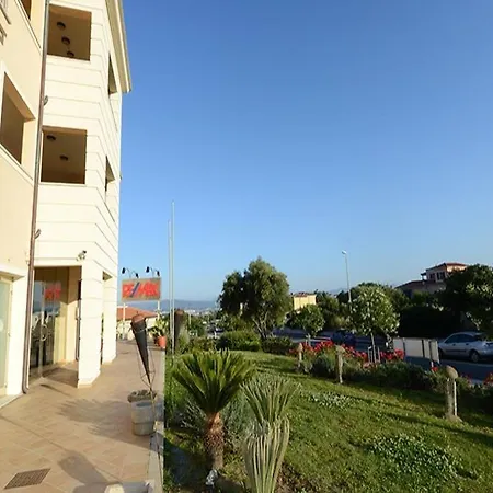 Olbia City Hotel Готель Ольбія