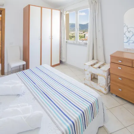 Olbia City Hotel Готель Ольбія