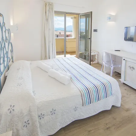 Hotel &
