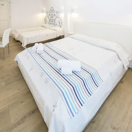 Hotel & 4*