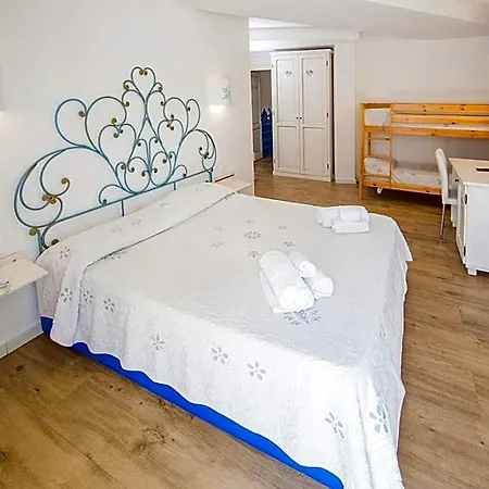 & Hotel 4*