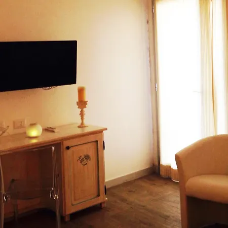 Olbia City Hotel Готель